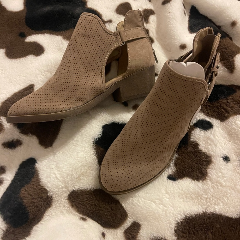 Maurices brand new booties